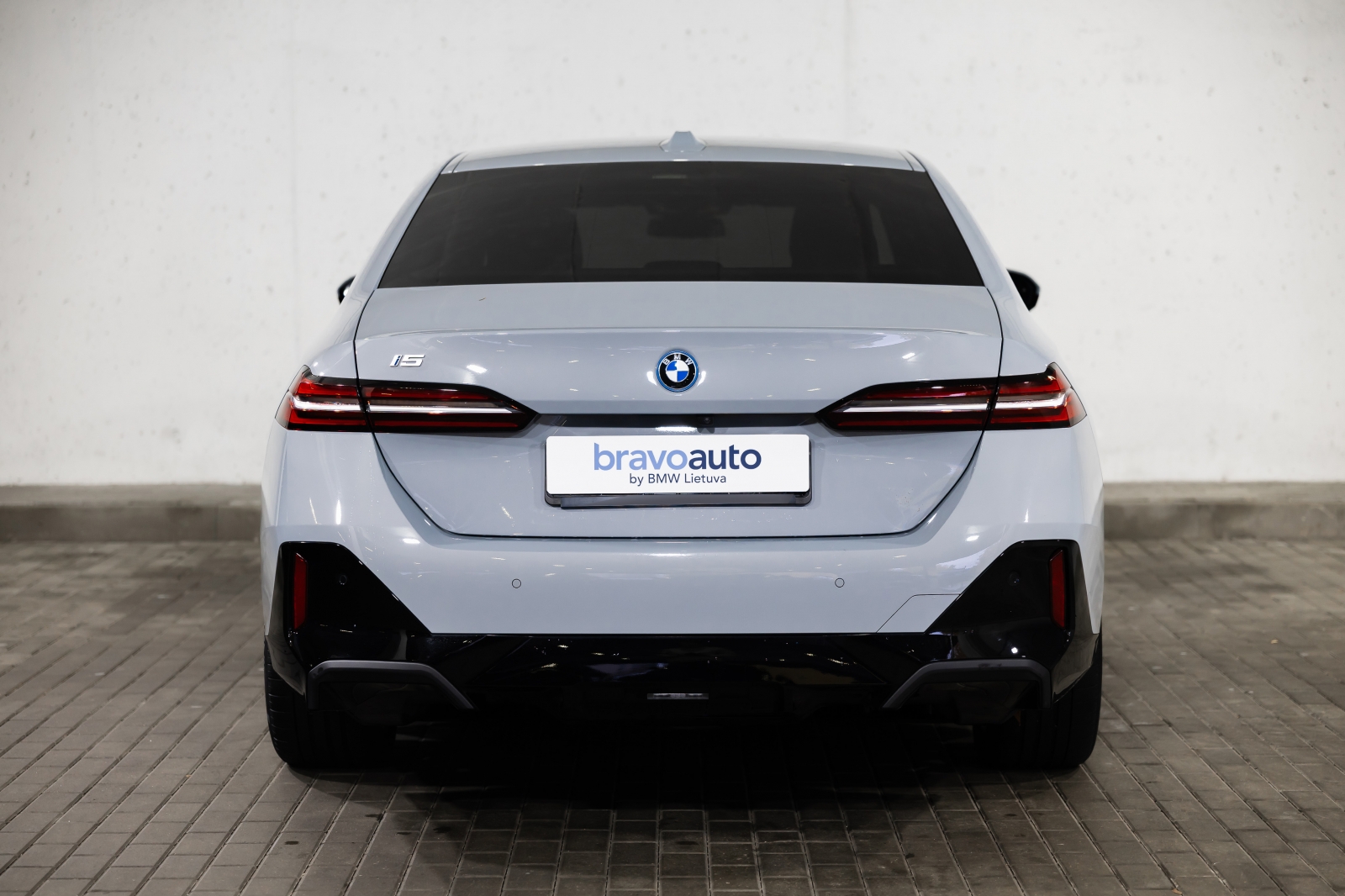BMW i5 eDrive40
