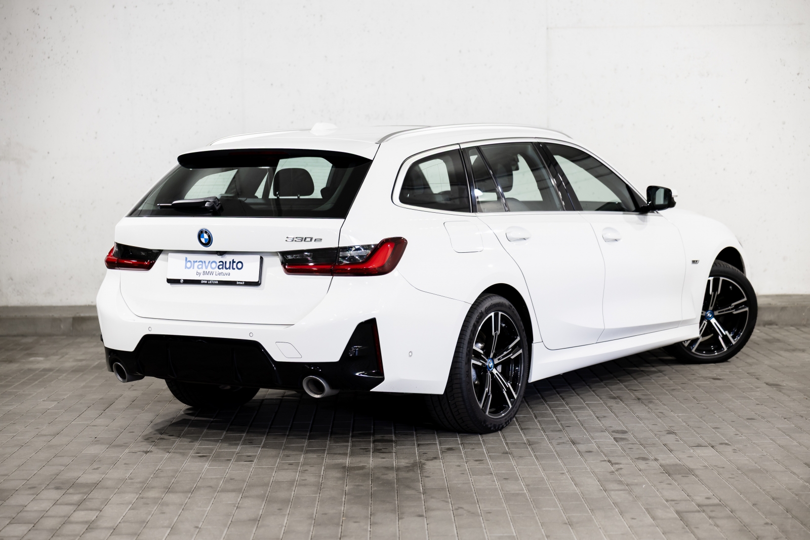 BMW 330 e