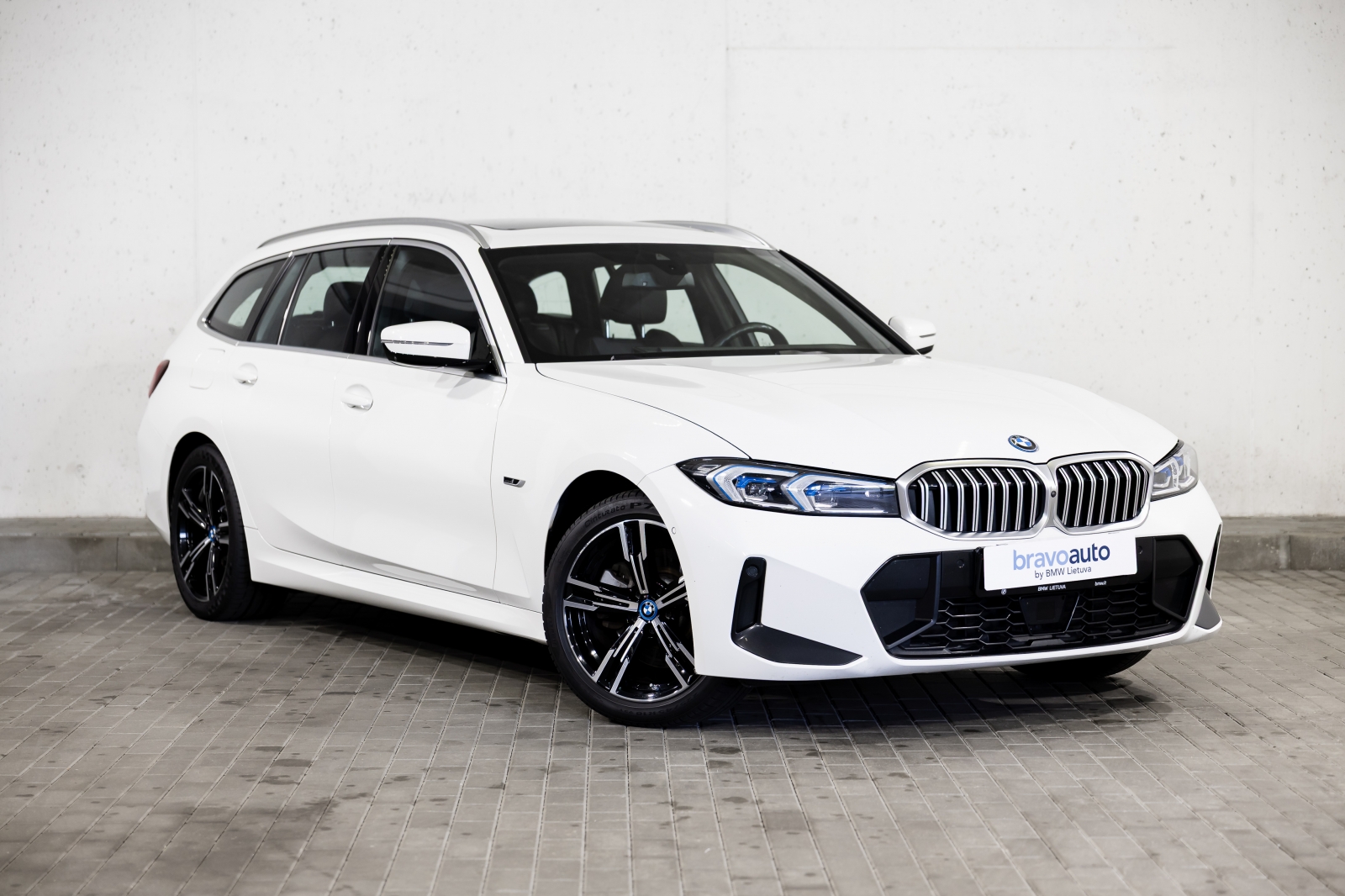 BMW 330 e