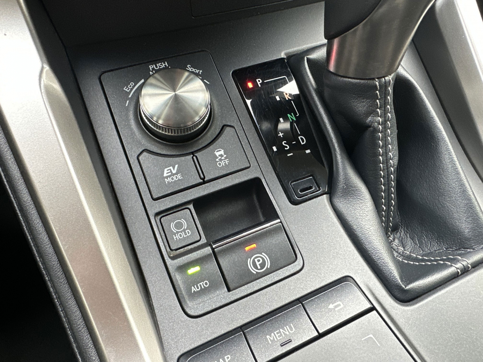 Lexus NX 300h F FHEV Full Hybrids