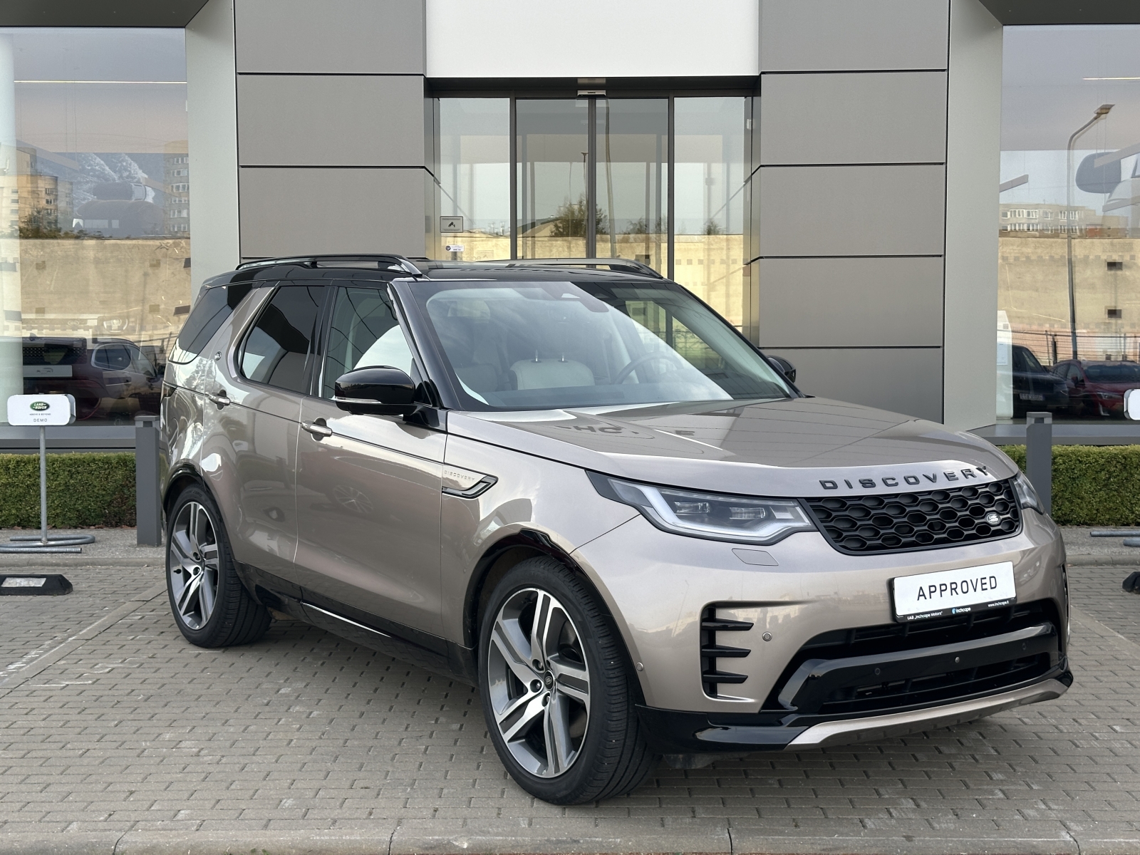 Land Rover Discovery D350 DYNAMIC HSE