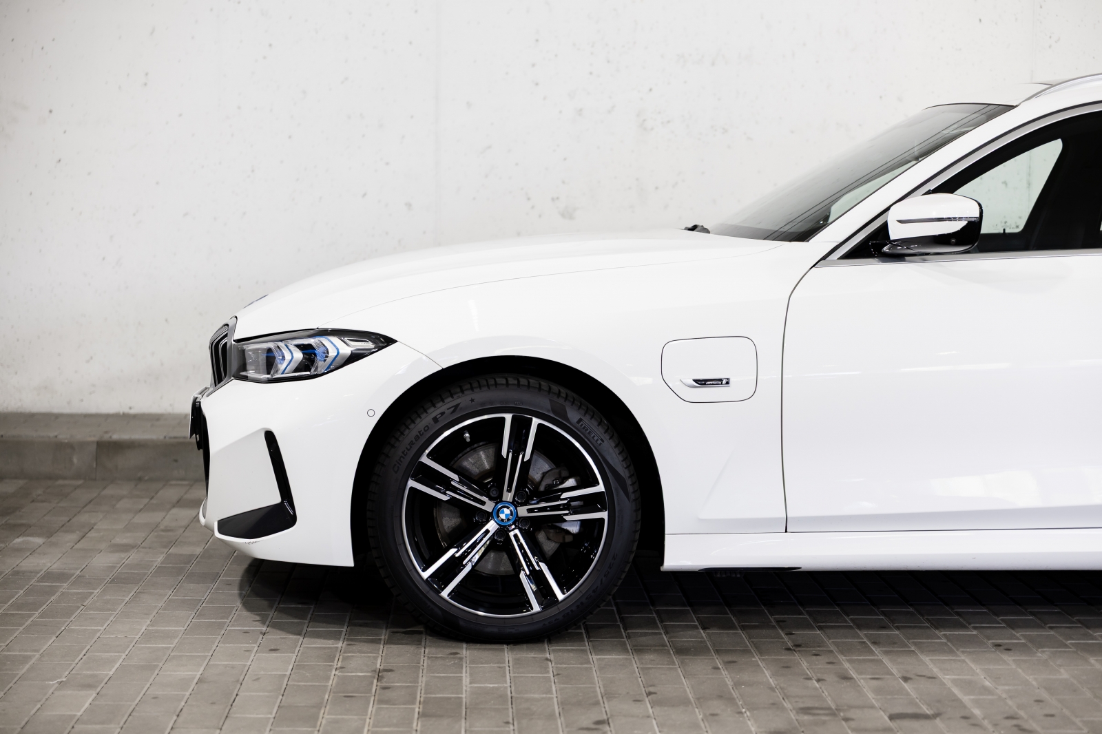 BMW 330 e