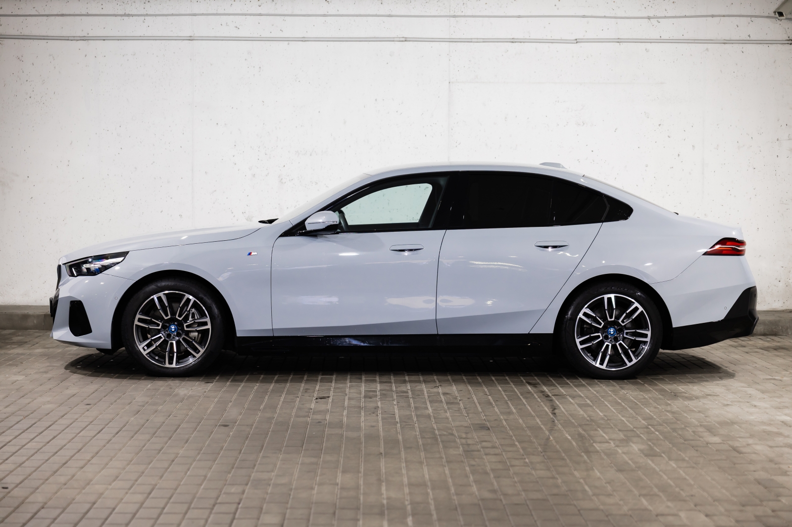 BMW i5 eDrive40